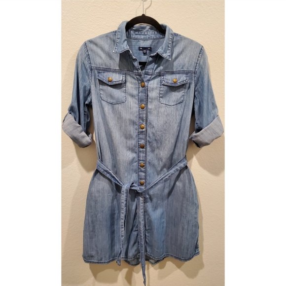 GAP Dresses & Skirts - GAP Denim Button Down Mini Dress. Size M